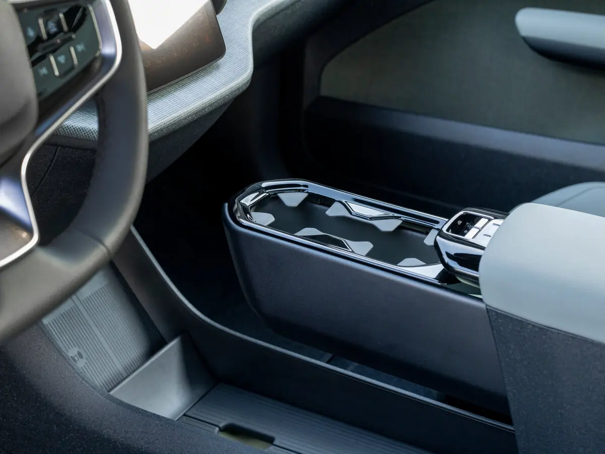 Volvo EX30 Cross Country 2025 – н.в. Внедорожник 5 дв. — сүрөт 11