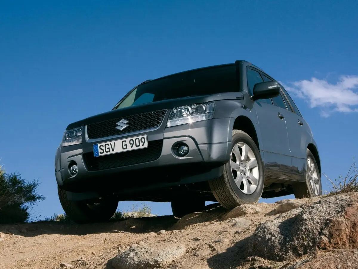 Suzuki Grand Vitara II Рестайлинг Внедорожник 5 дв. — photo 3