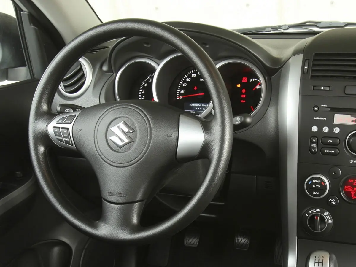 Suzuki Grand Vitara II Рестайлинг Внедорожник 5 дв. — photo 9