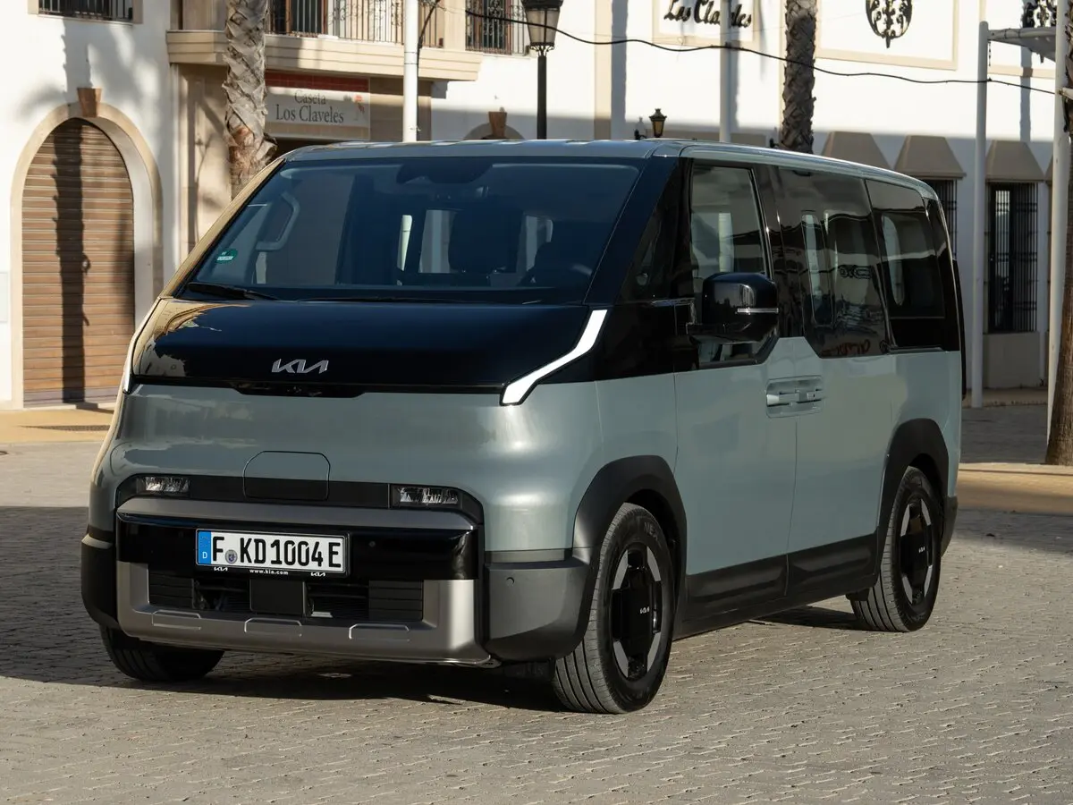 Kia PV5 2025 – н.в. Минивэн — photo 2