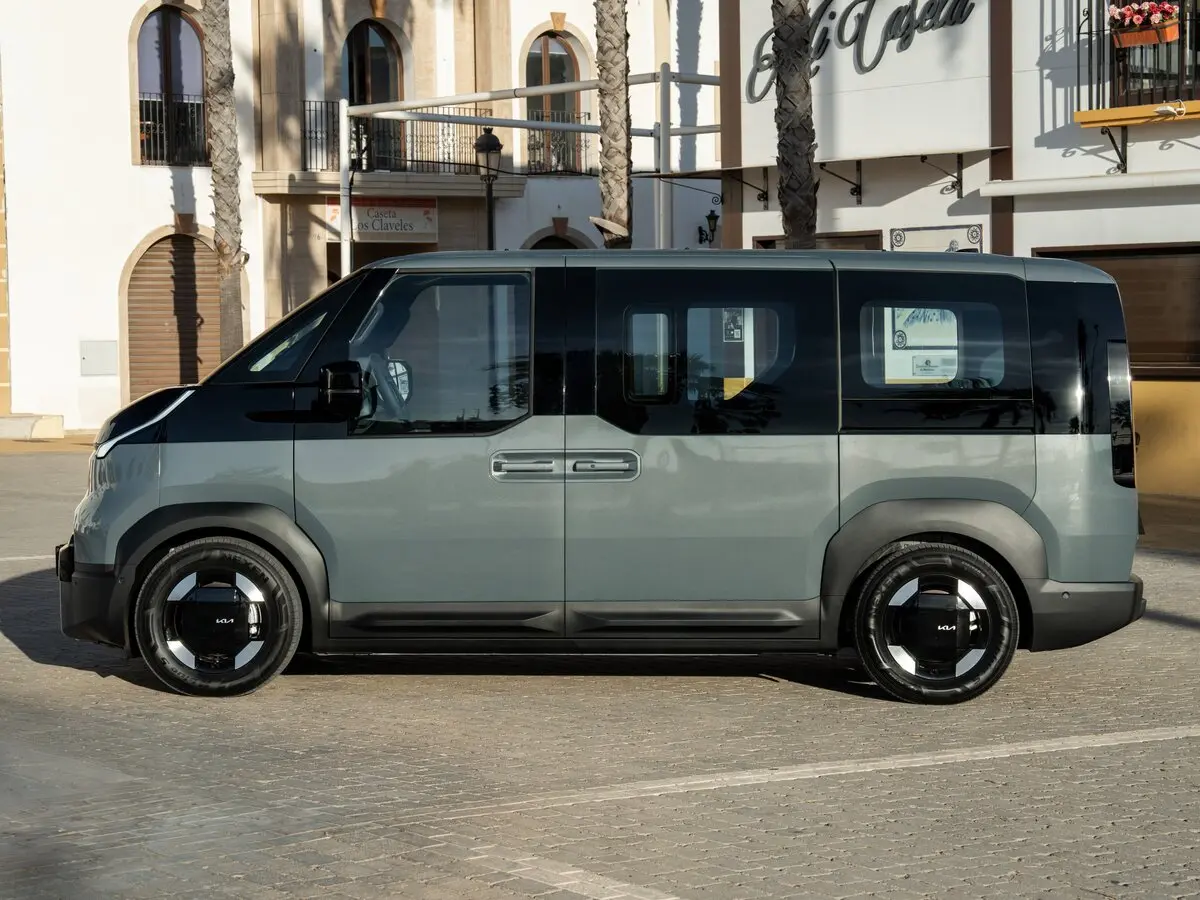 Kia PV5 2025 – н.в. Минивэн — photo 3