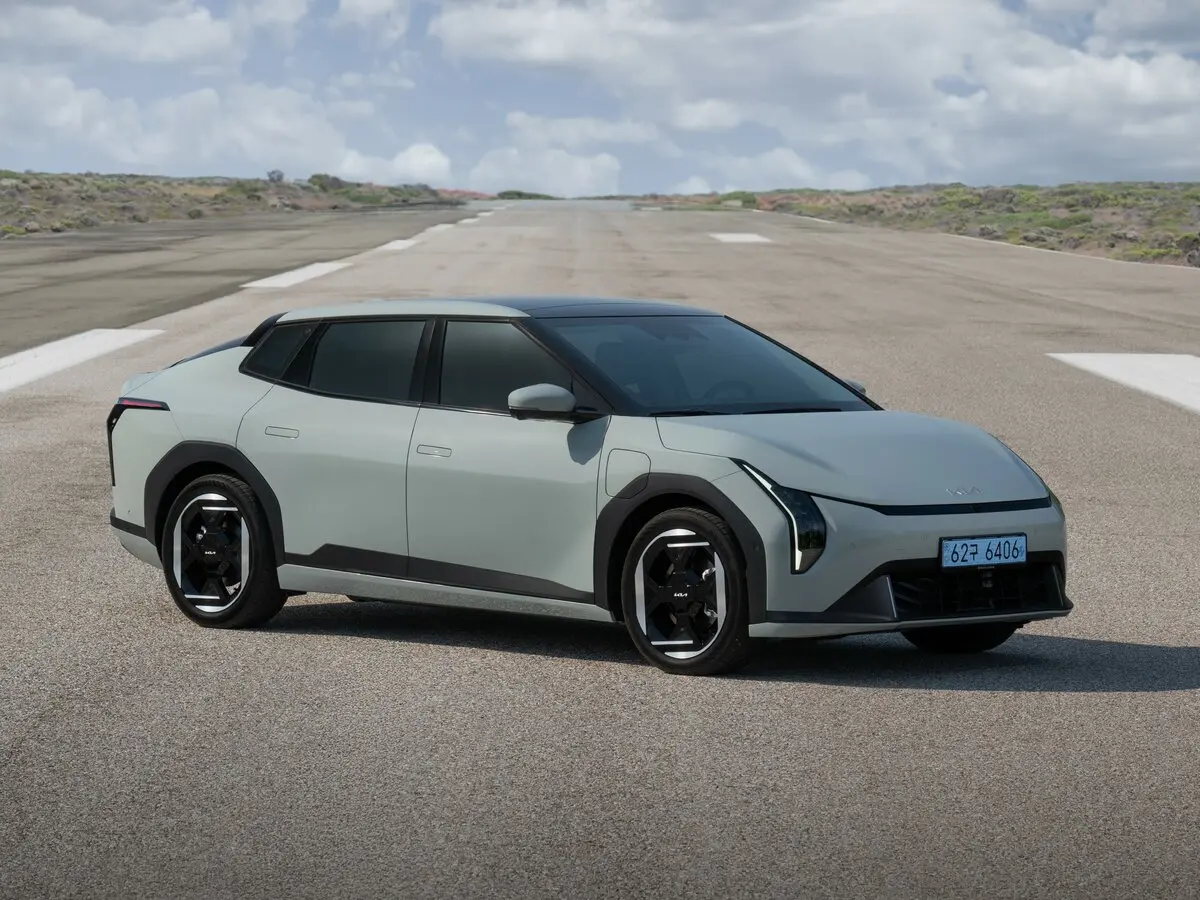 Kia EV4 2025 – н.в. Седан — photo 2