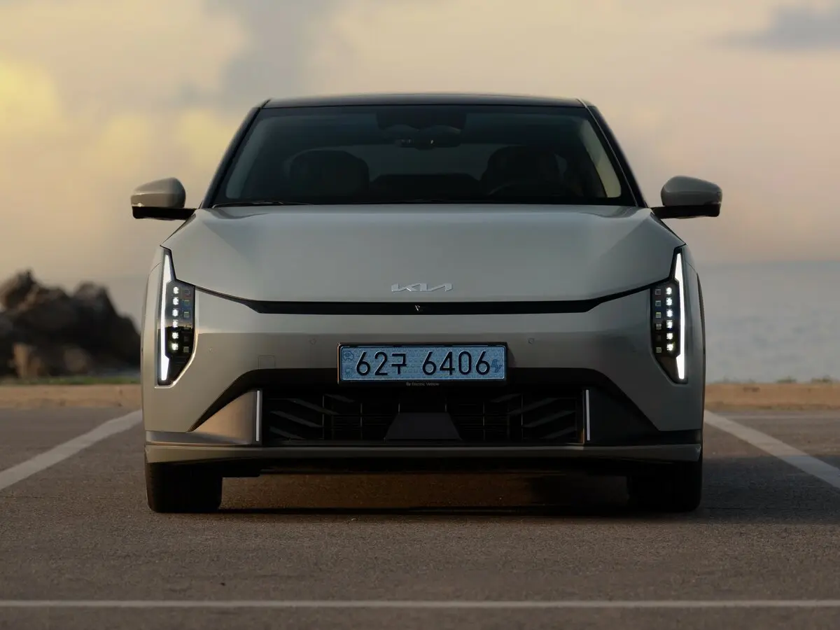 Kia EV4 2025 – н.в. Седан — photo 4