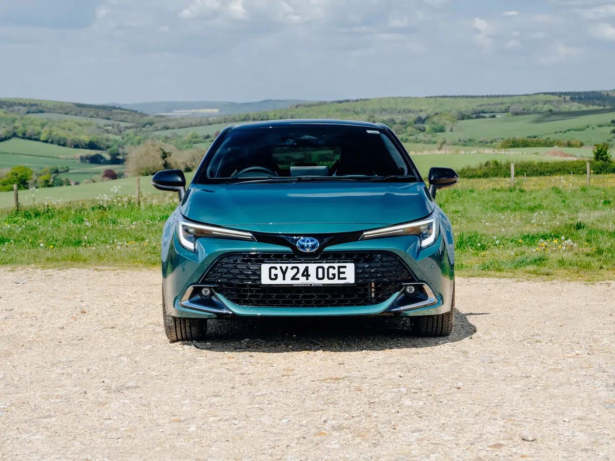 Toyota Corolla XII (E210) Рестайлинг Хэтчбек 5 дв. — фото 3