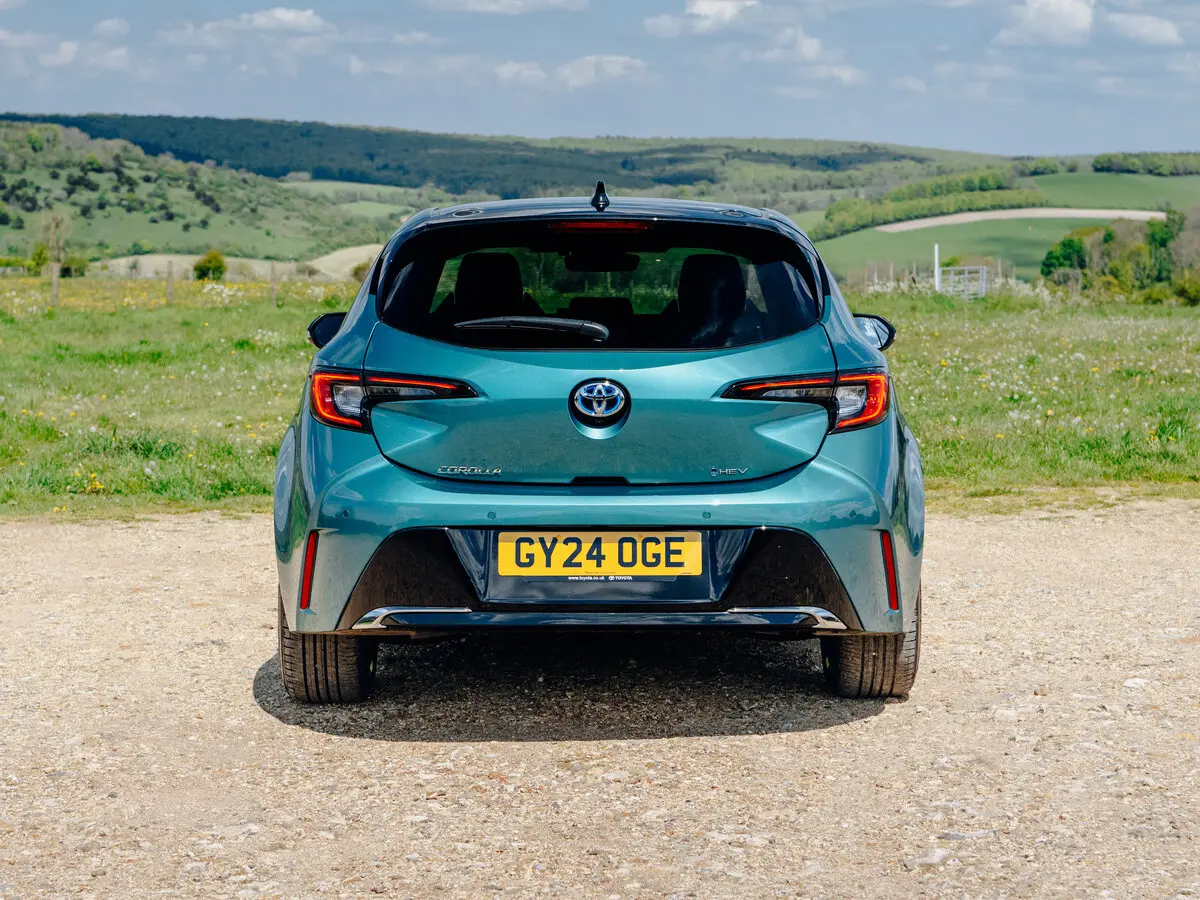 Toyota Corolla XII (E210) Рестайлинг Хэтчбек 5 дв. — фото 4