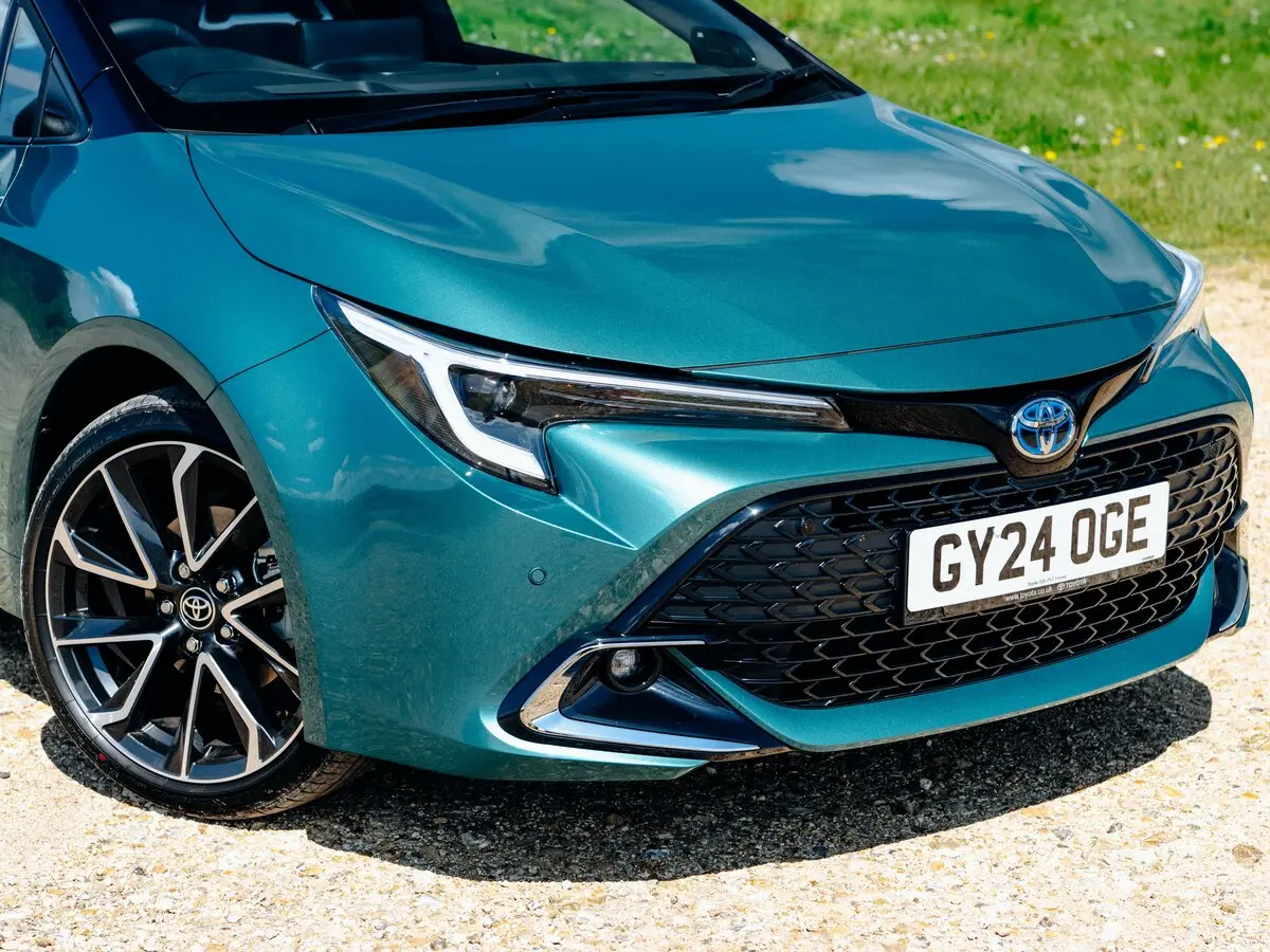 Toyota Corolla XII (E210) Рестайлинг Хэтчбек 5 дв. — фото 12