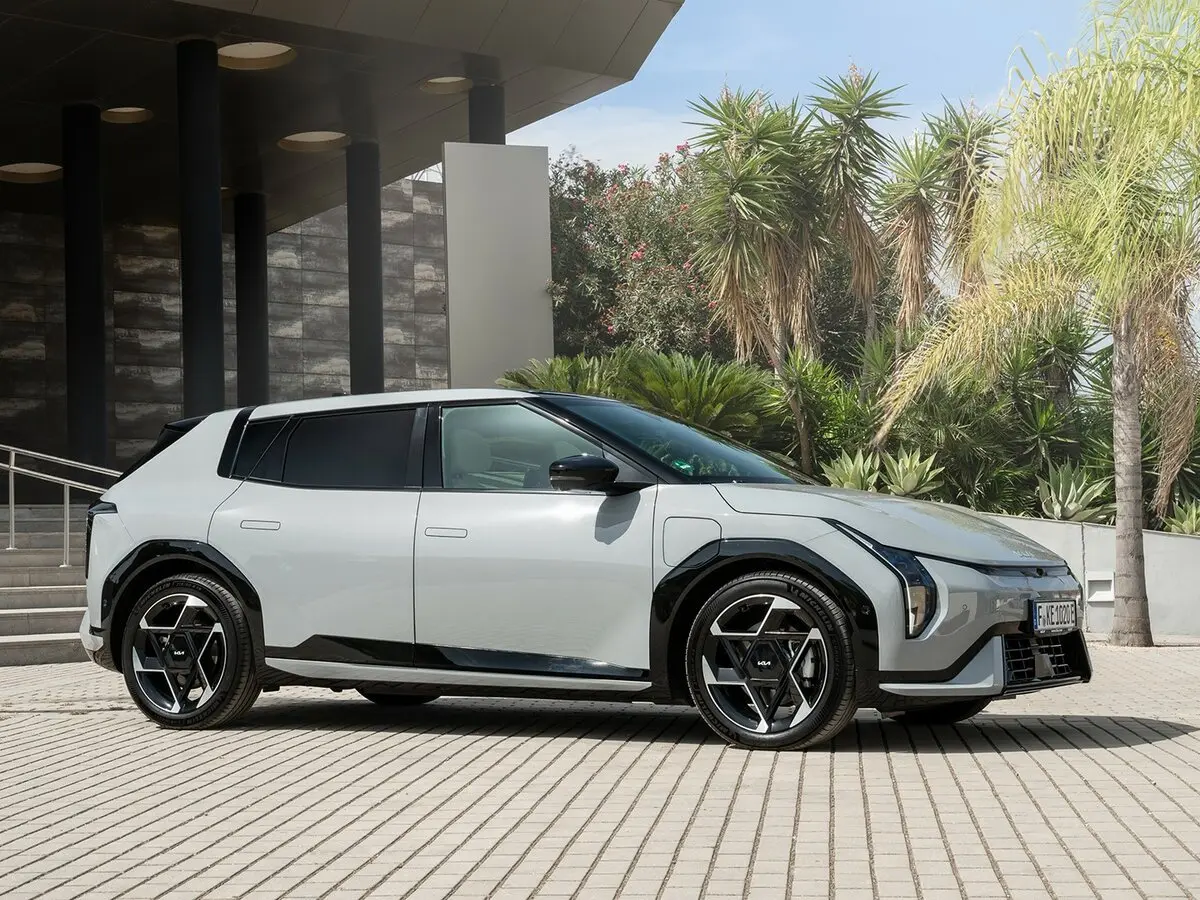 Kia EV4 2025 – н.в. Хэтчбек 5 дв. — сүрөт 3