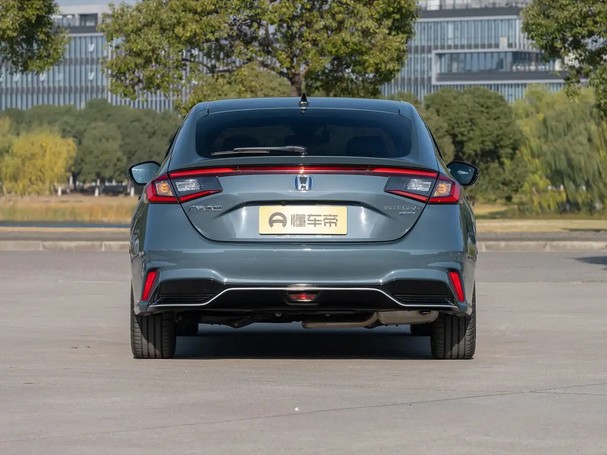 Honda Integra V Рестайлинг Хэтчбек 5 дв. — 照片 3