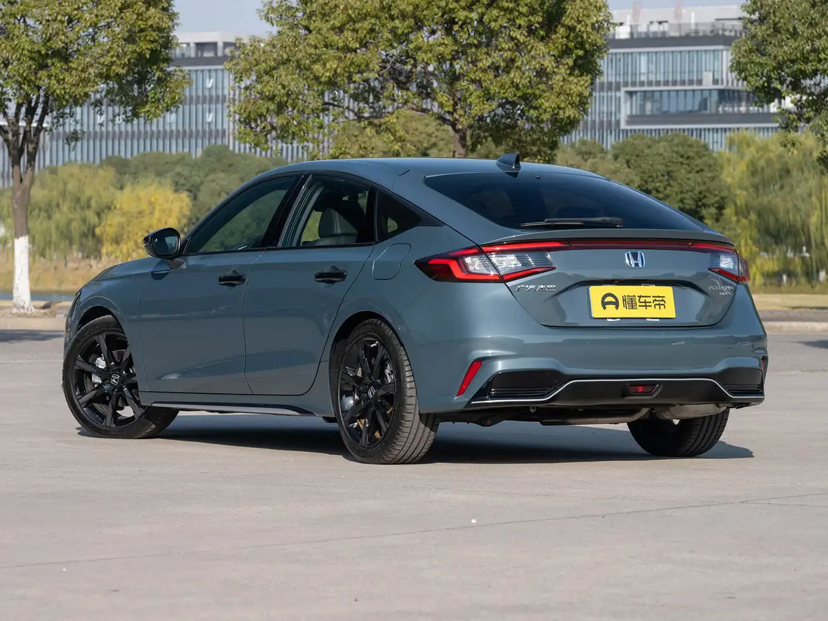 Honda Integra V Рестайлинг Хэтчбек 5 дв. — 照片 4