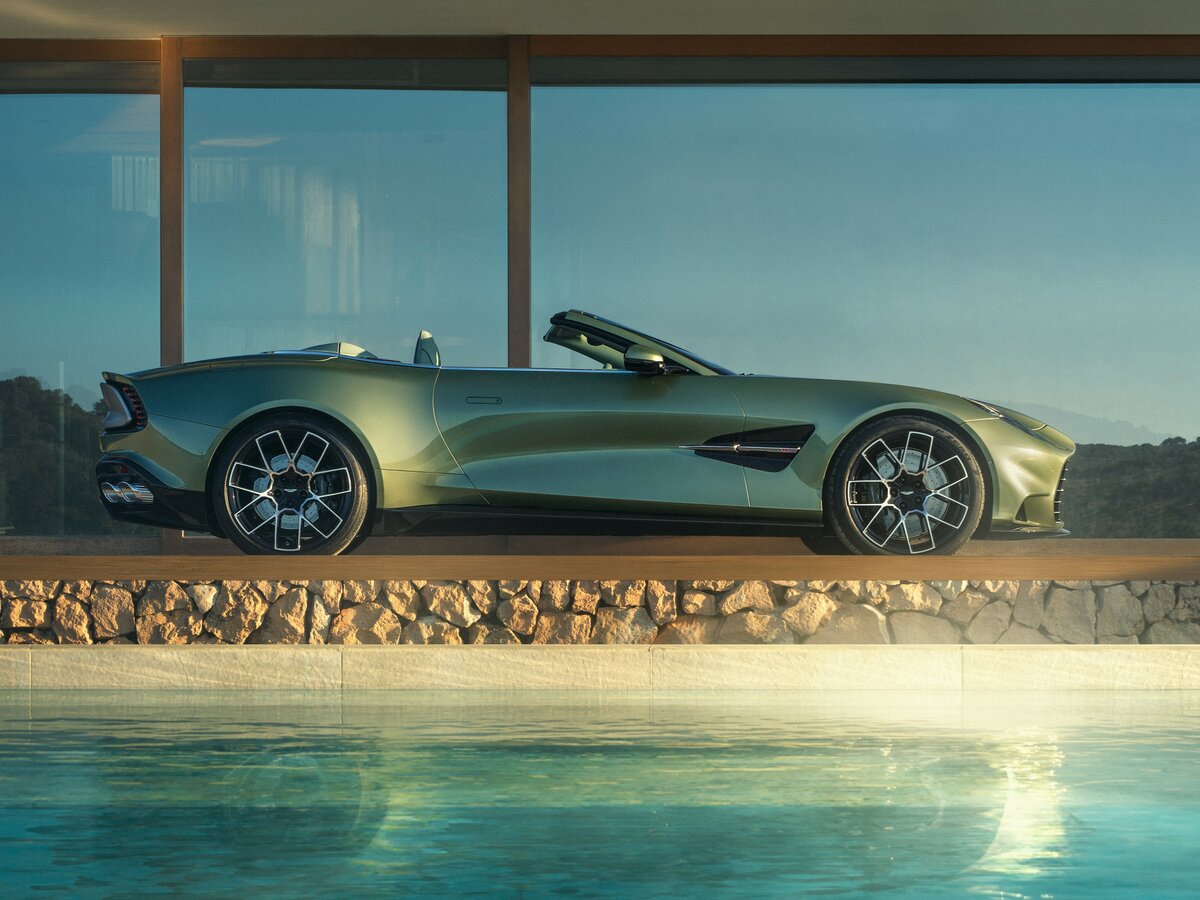 Aston Martin Vanquish III Родстер Volante — фото 3