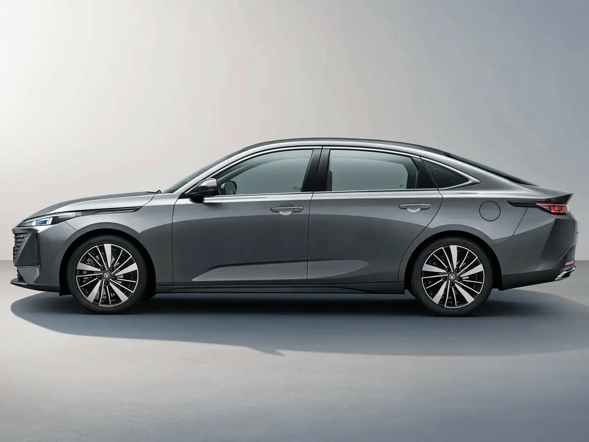 Changan Eado III Рестайлинг Седан — сүрөт 2