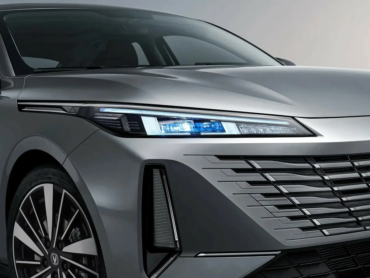 Changan Eado III Рестайлинг Седан — сүрөт 10