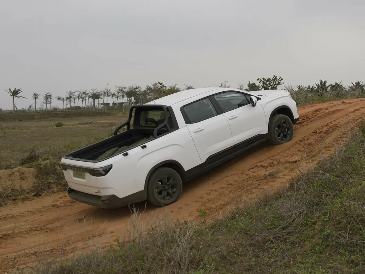 Geely Radar King Kong 2024 – н.в. Пикап Двойная кабина — сүрөт 2