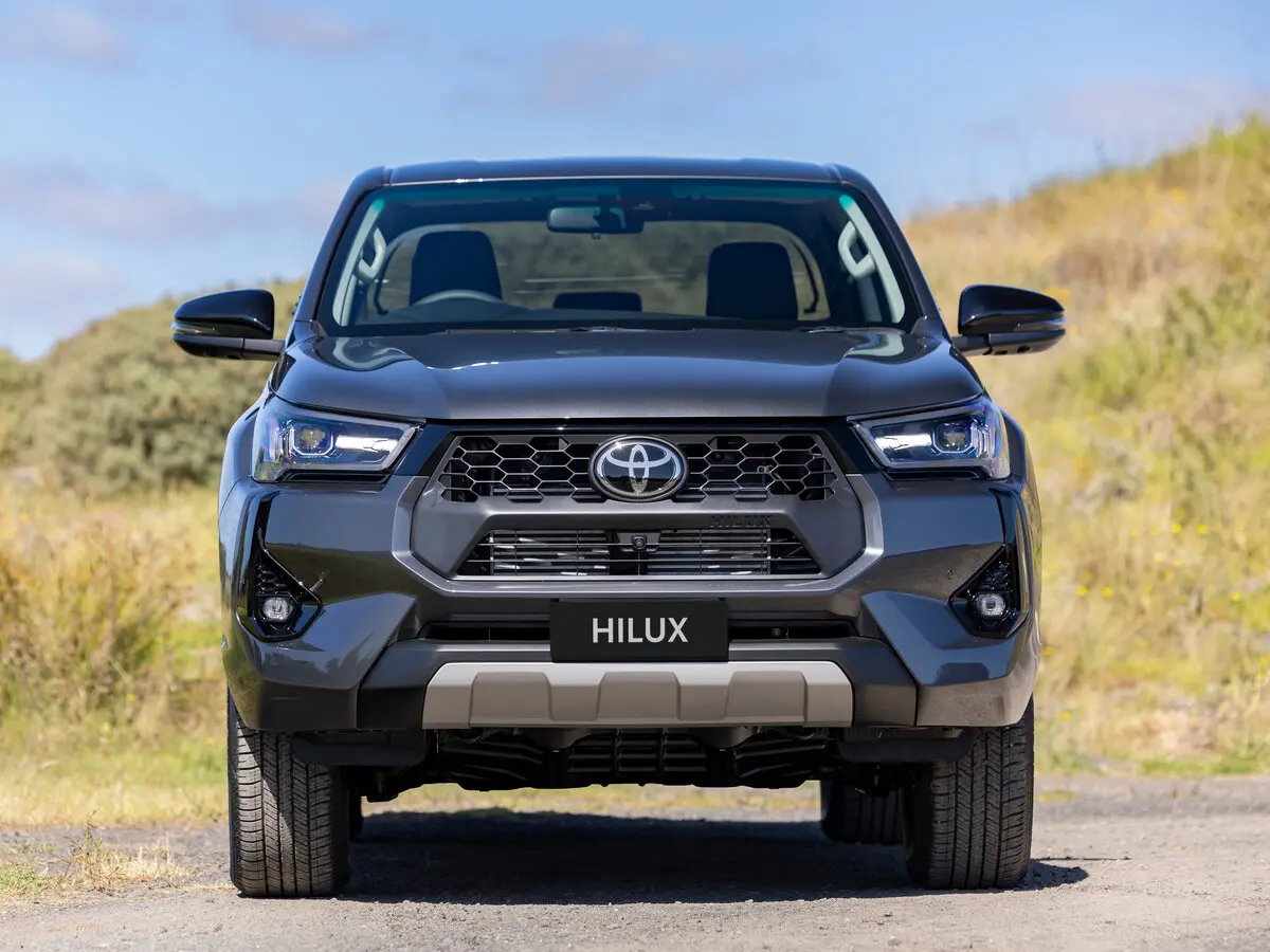 Toyota Hilux VIII Рестайлинг 3 Пикап Двойная кабина — photo 3
