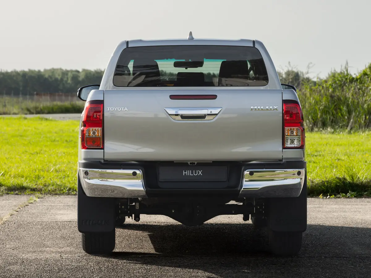 Toyota Hilux VIII Рестайлинг 3 Пикап Двойная кабина — photo 4
