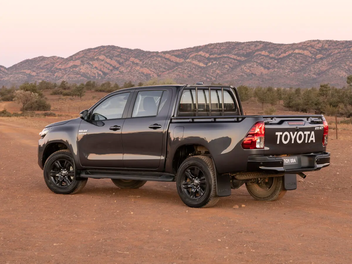 Toyota Hilux VIII Рестайлинг 3 Пикап Двойная кабина — photo 5