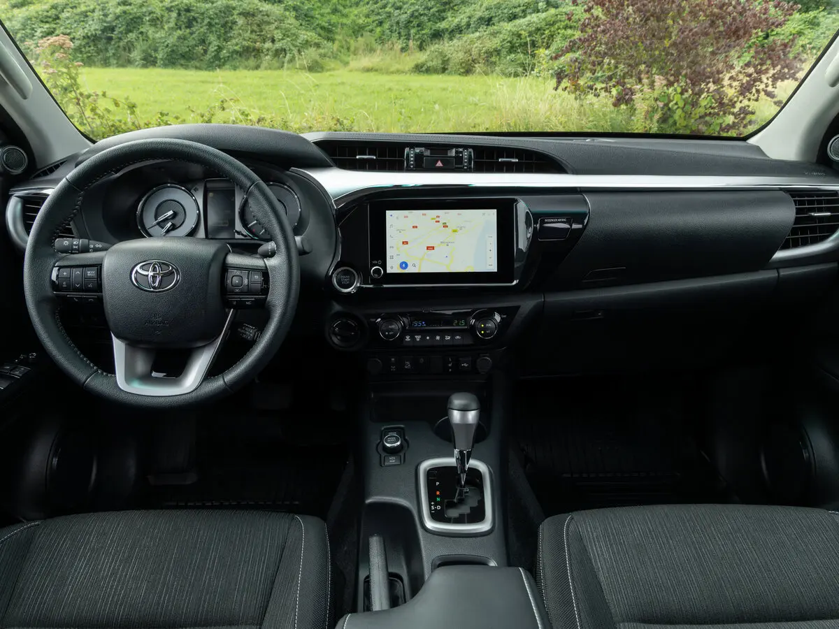 Toyota Hilux VIII Рестайлинг 3 Пикап Двойная кабина — photo 6