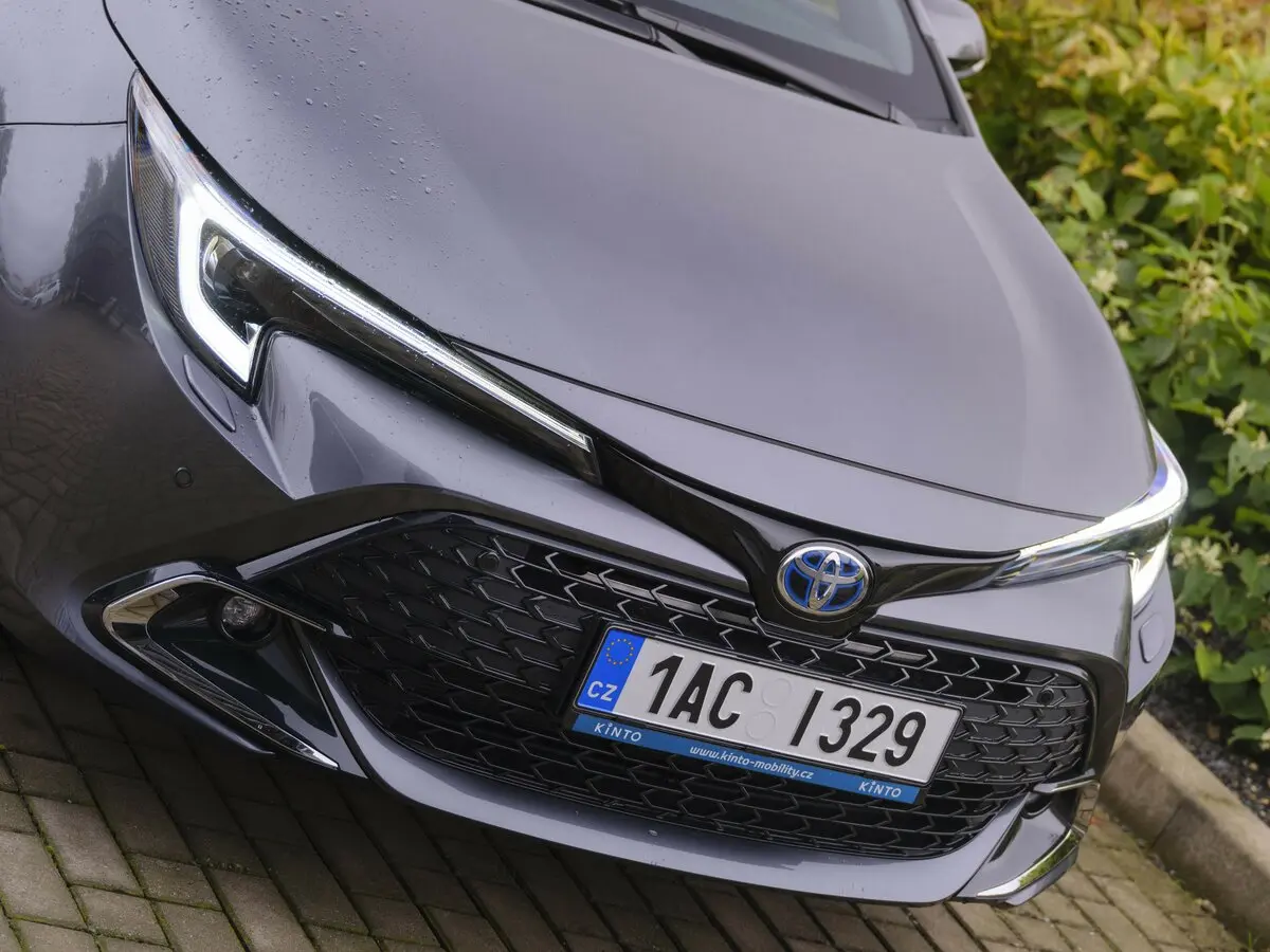Toyota Corolla XII (E210) Рестайлинг Универсал 5 дв. Touring — фото 14
