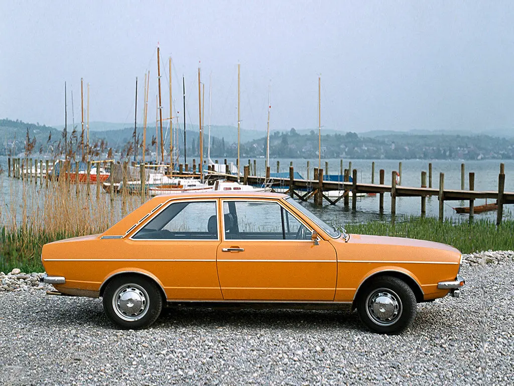 Audi 80 II (B1) Седан 2 дв. — photo 2