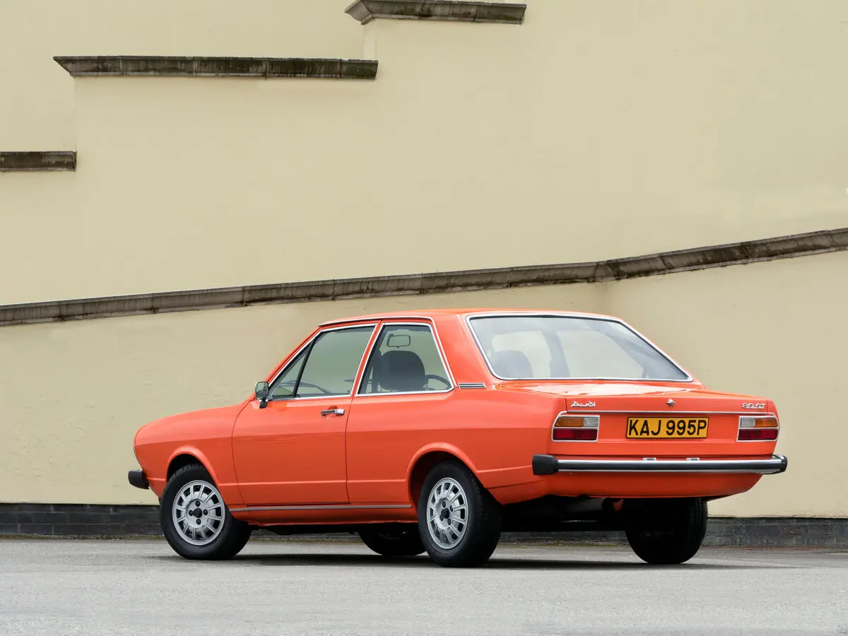 Audi 80 II (B1) Седан 2 дв. — photo 3