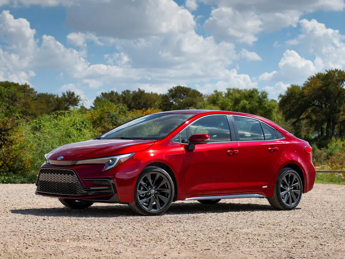 Toyota Corolla XII (E210) Рестайлинг Седан Sporty
