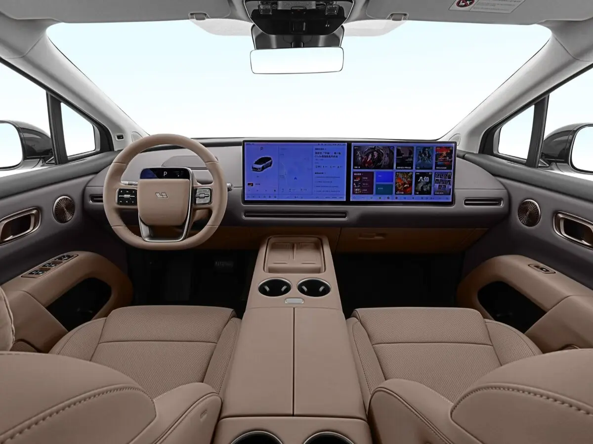 Li Auto (Lixiang) i8 2025 – н.в. Внедорожник 5 дв. — photo 6