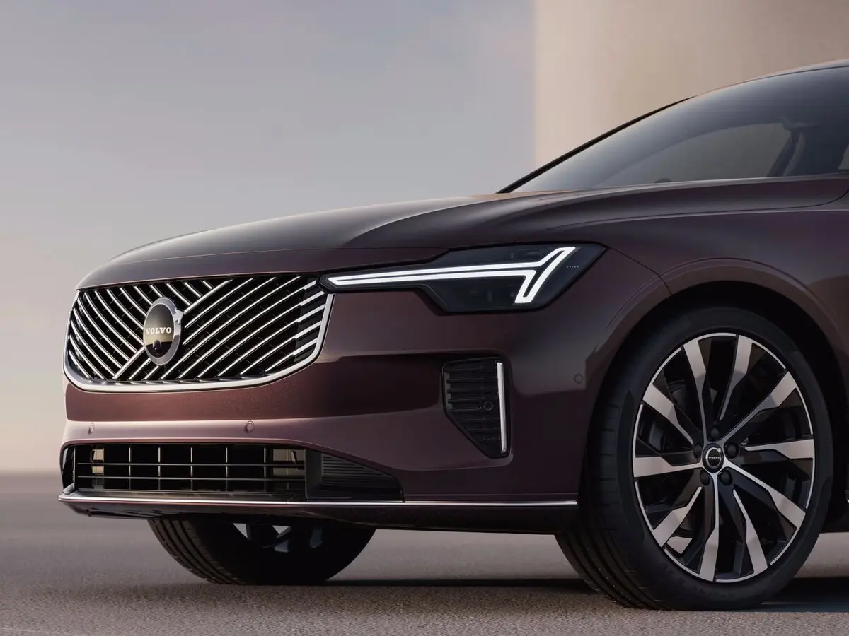 Volvo S90 II Рестайлинг 2 Седан — 照片 13