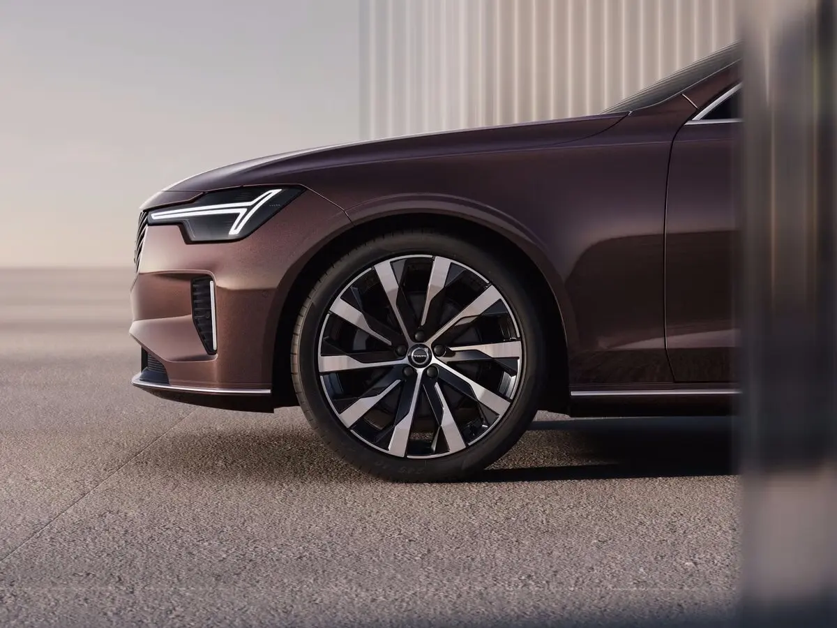 Volvo S90 II Рестайлинг 2 Седан — 照片 17
