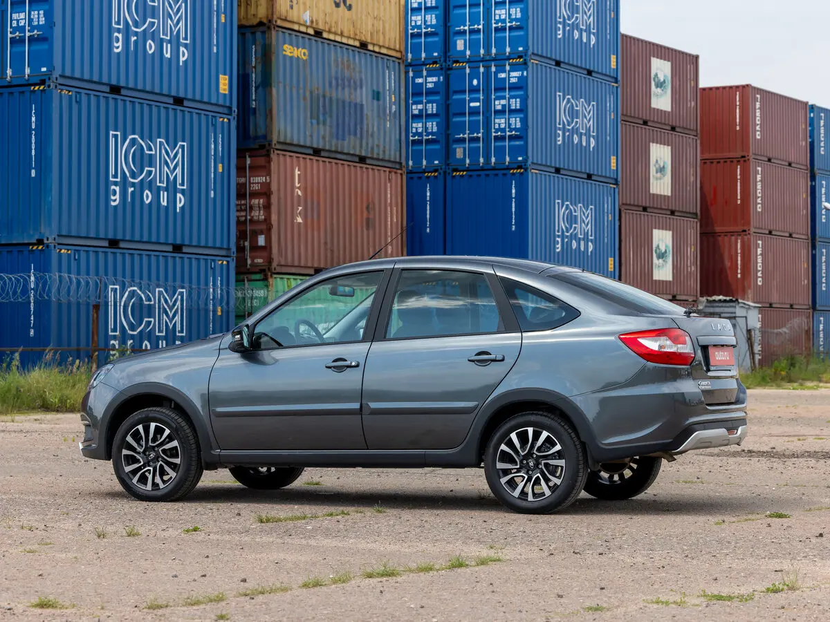 Lada (ВАЗ) Granta I Рестайлинг Лифтбек Active Cross — photo 12