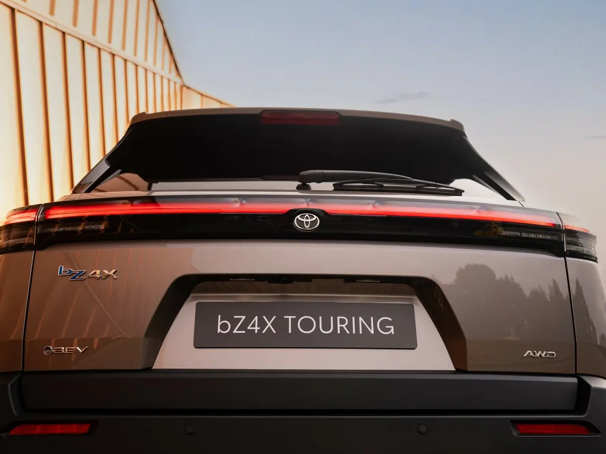 Toyota bZ4X I Рестайлинг Внедорожник 5 дв. Touring — фото 14