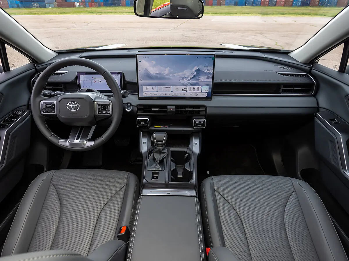 Toyota RAV4 VI (XA60) Внедорожник 5 дв. — фото 21