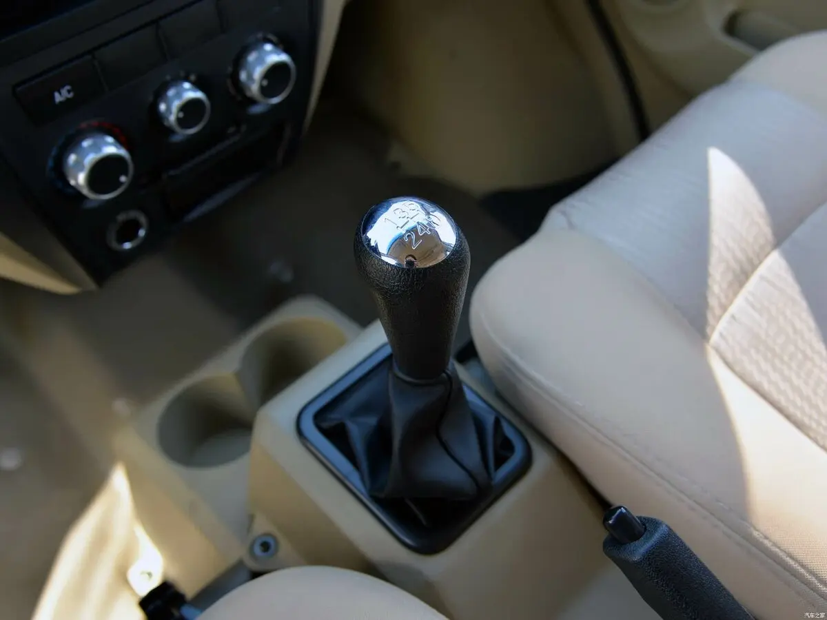 Dongfeng C36 I Минивэн — сүрөт 12
