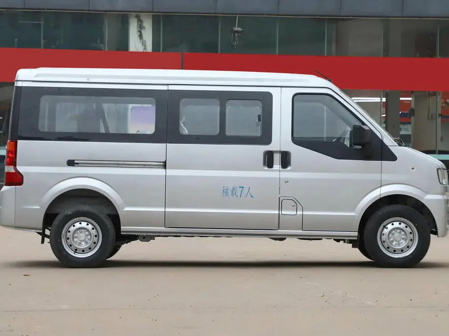 Dongfeng C36 I Рестайлинг Минивэн — photo 2