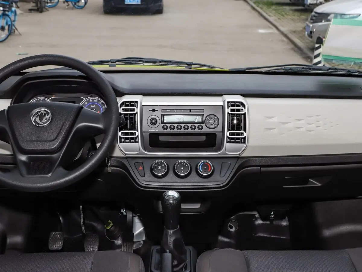 Dongfeng C36 I Рестайлинг Минивэн — photo 6