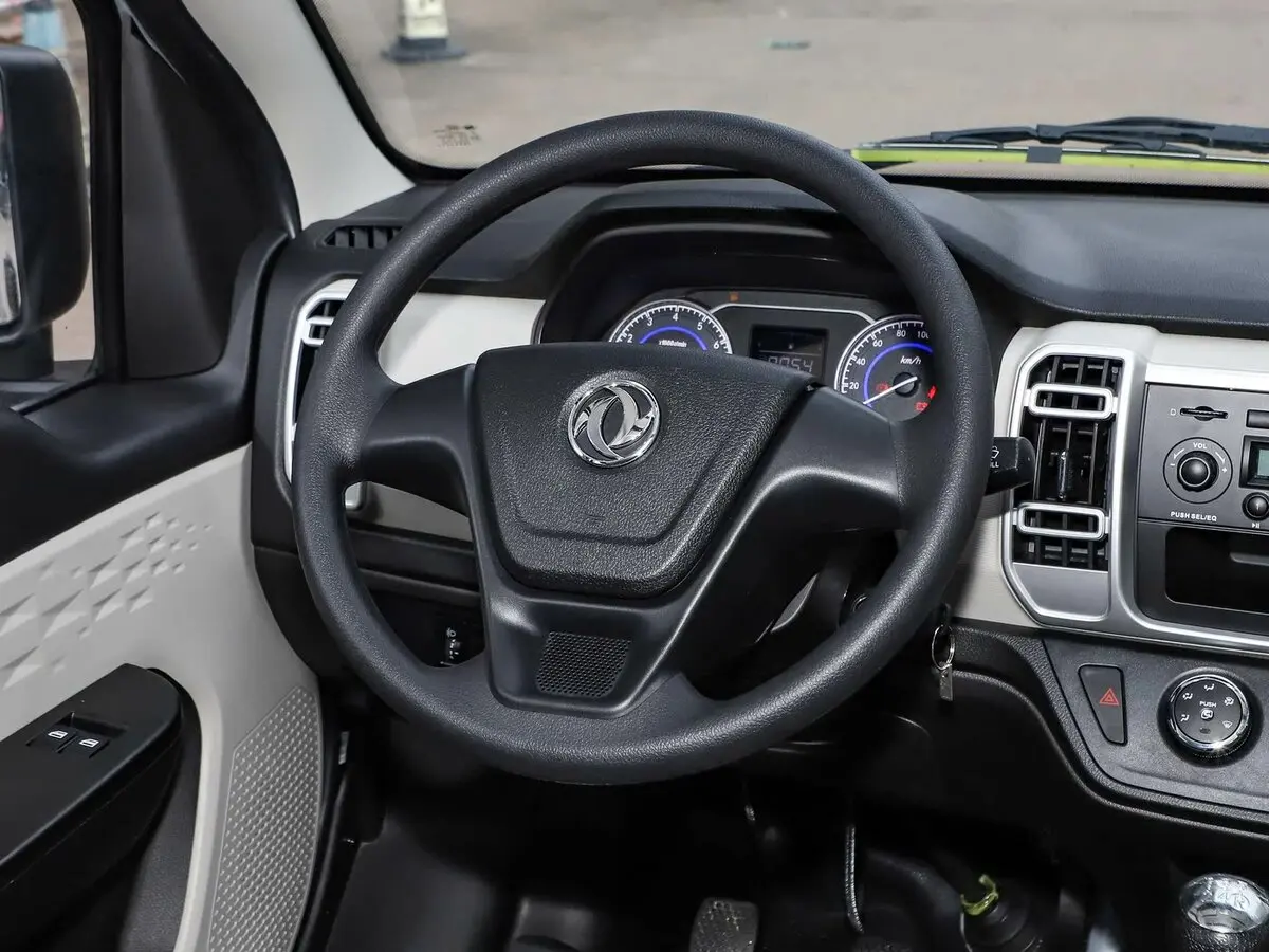 Dongfeng C36 I Рестайлинг Минивэн — photo 9