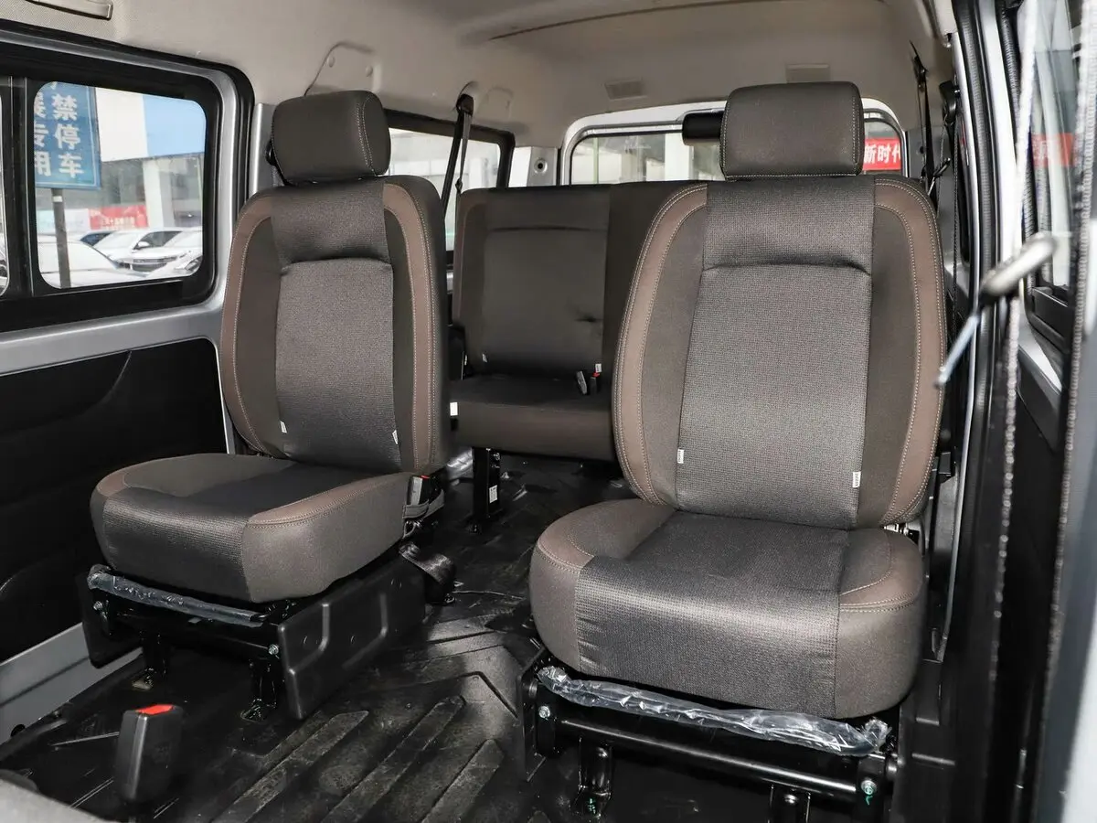 Dongfeng C36 I Рестайлинг Минивэн — photo 10