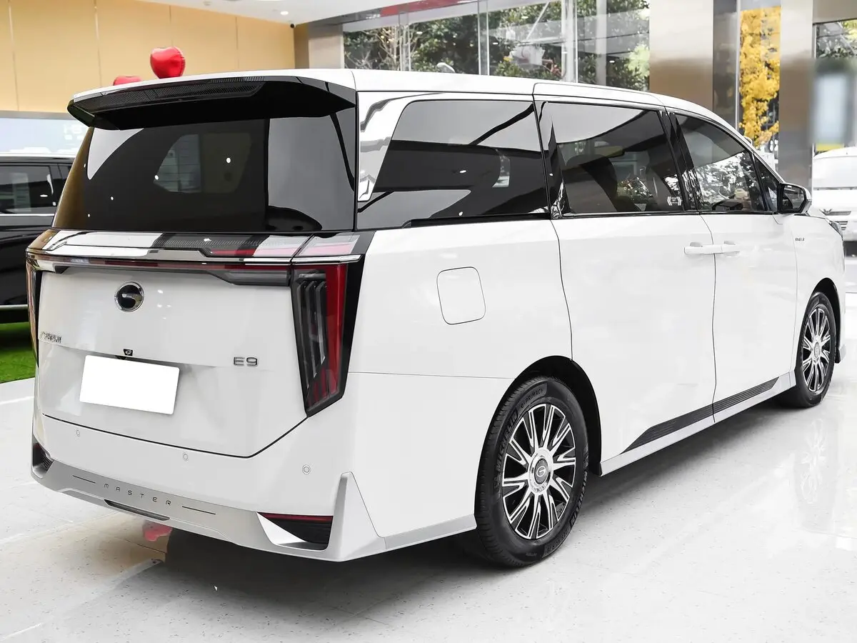 GAC Trumpchi E9 I Минивэн Master Edition — photo 4