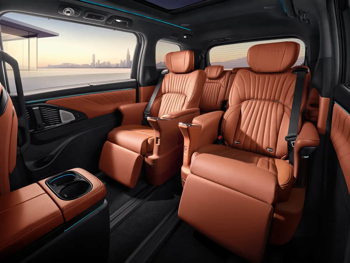 GAC Trumpchi E9 I Минивэн Master Edition — photo 9