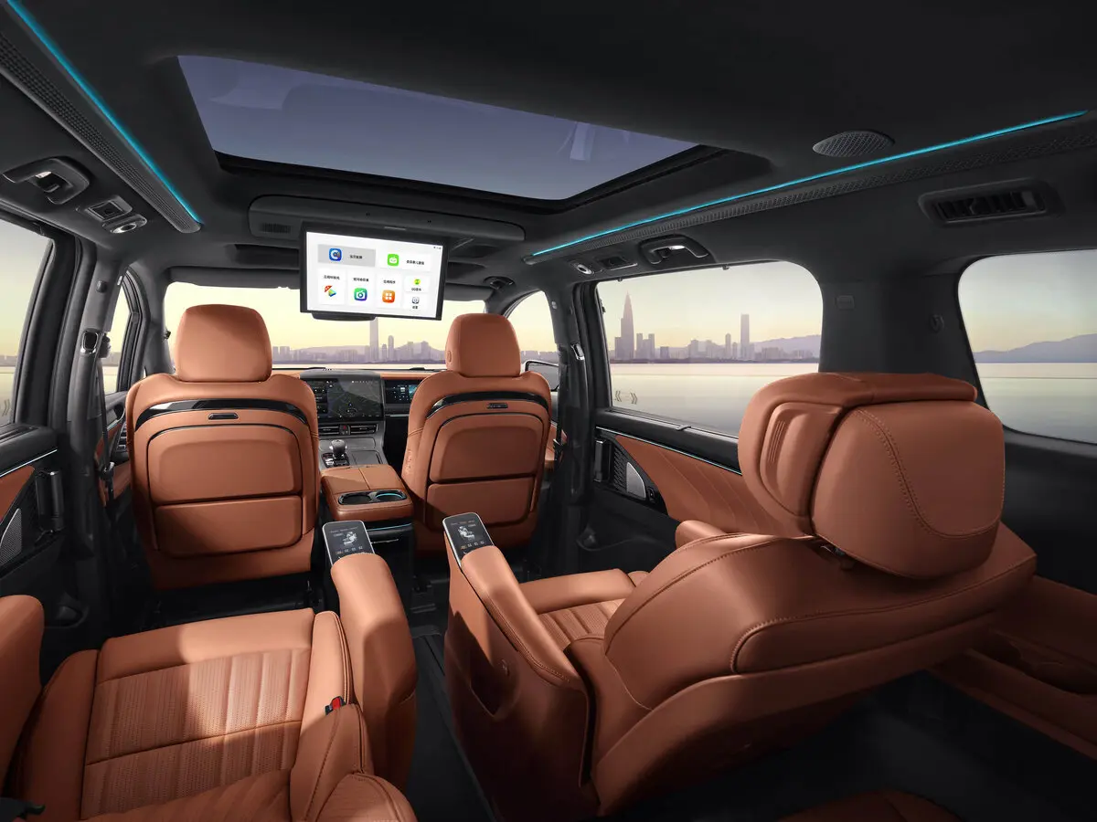 GAC Trumpchi E9 I Минивэн Master Edition — photo 13
