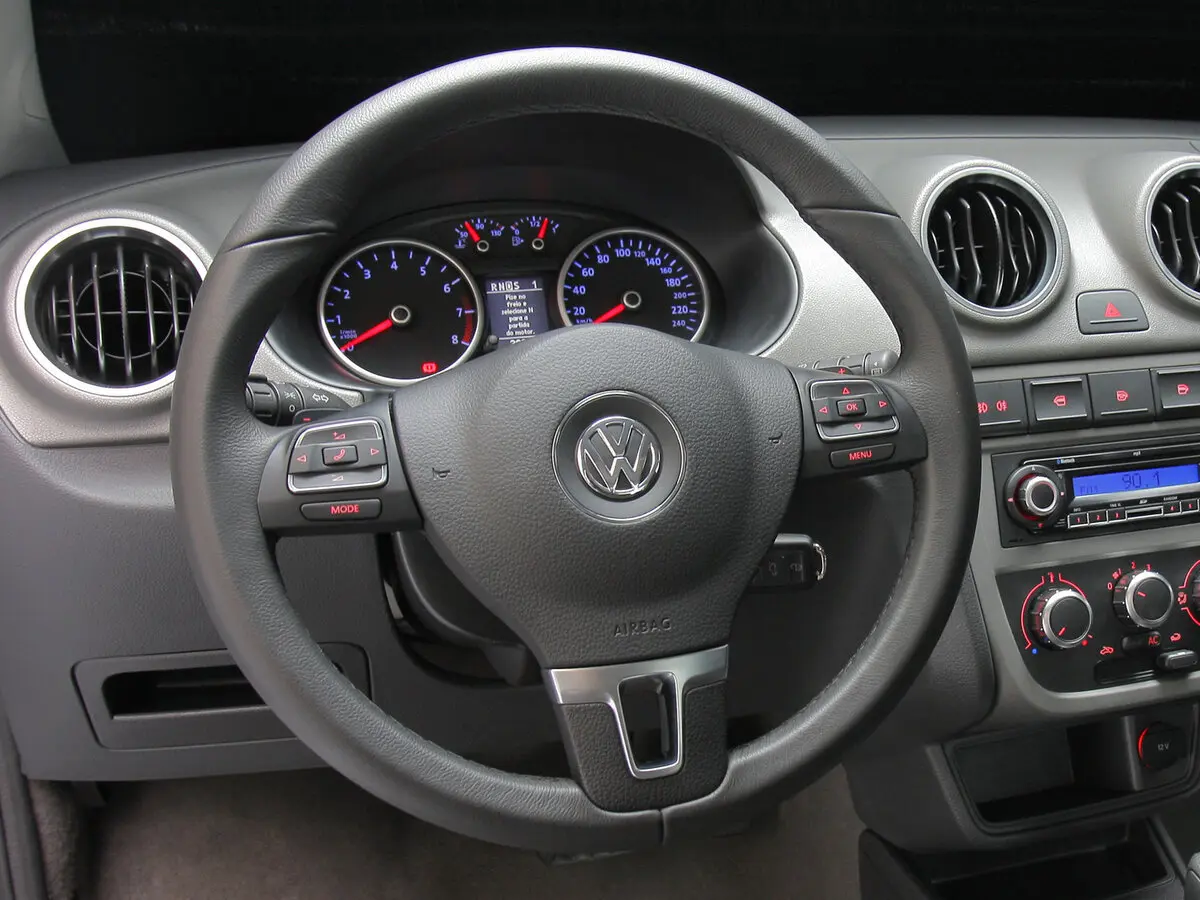 Volkswagen Voyage I Седан — сүрөт 5
