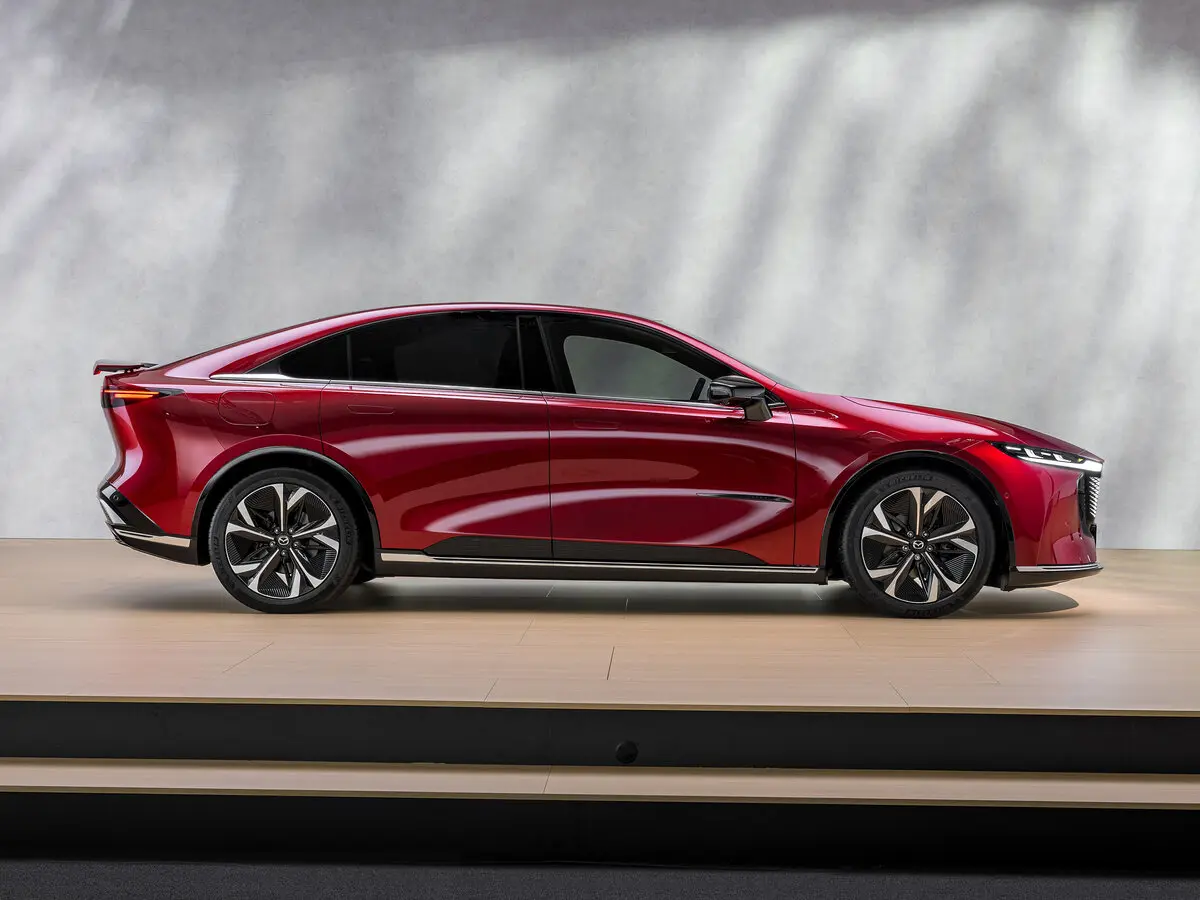 Mazda 6e 2025 – н.в. Лифтбек — сүрөт 2