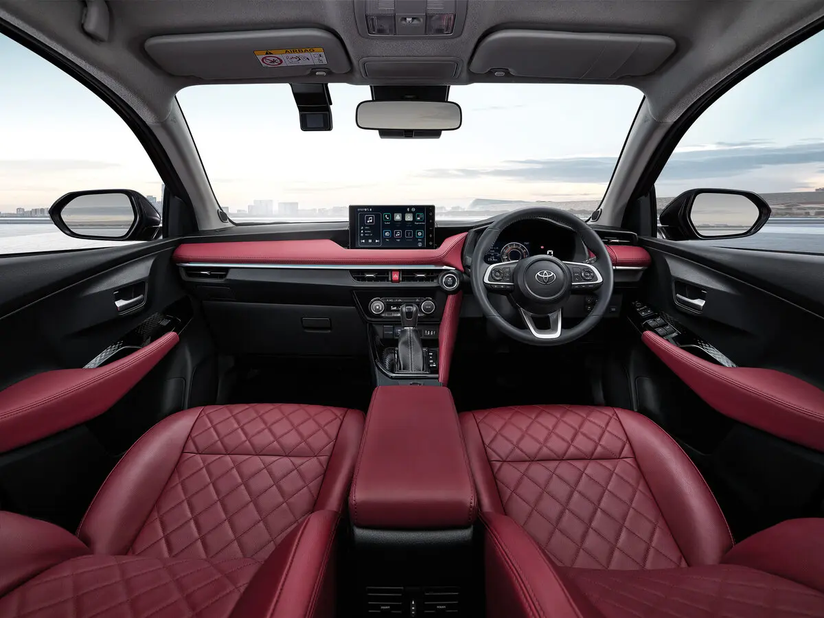 Toyota Yaris IV Седан — сүрөт 6