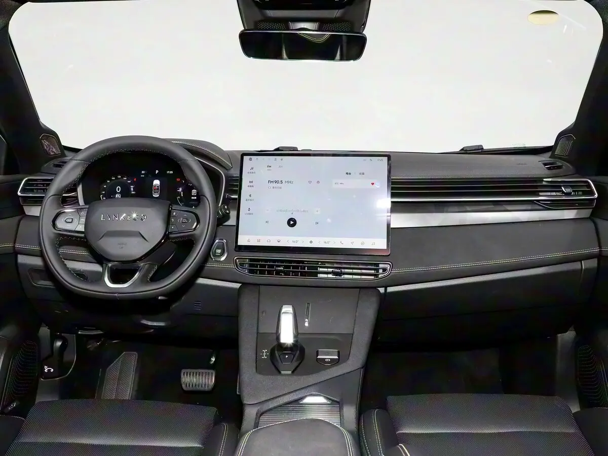 Lynk & Co 01 I Рестайлинг 2 Внедорожник 5 дв. — сүрөт 4