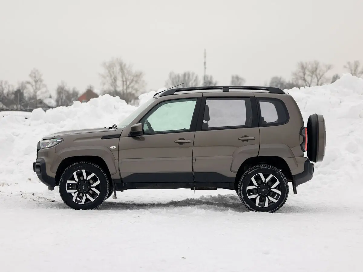 Lada (ВАЗ) Niva Travel I Рестайлинг Внедорожник 5 дв. — 照片 15