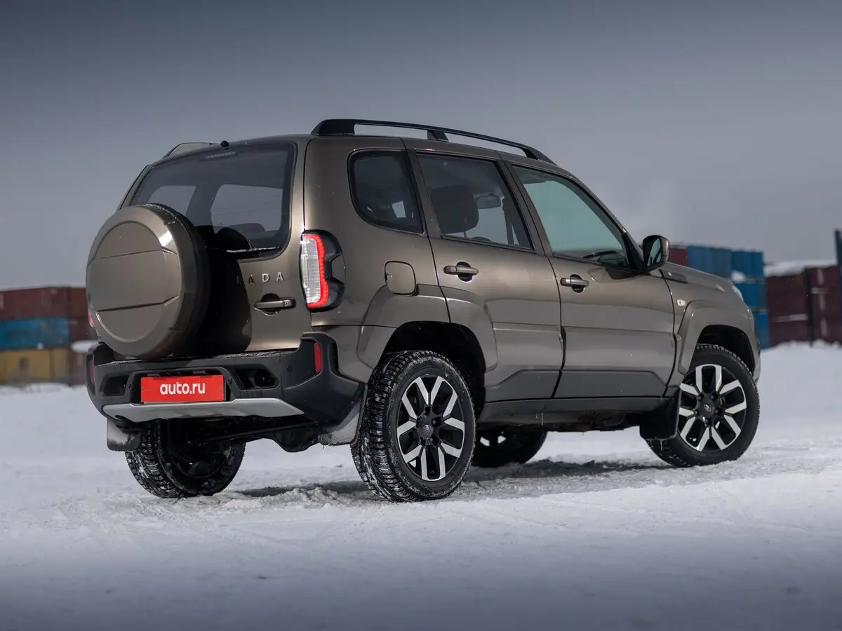 Lada (ВАЗ) Niva Travel I Рестайлинг Внедорожник 5 дв. — 照片 18