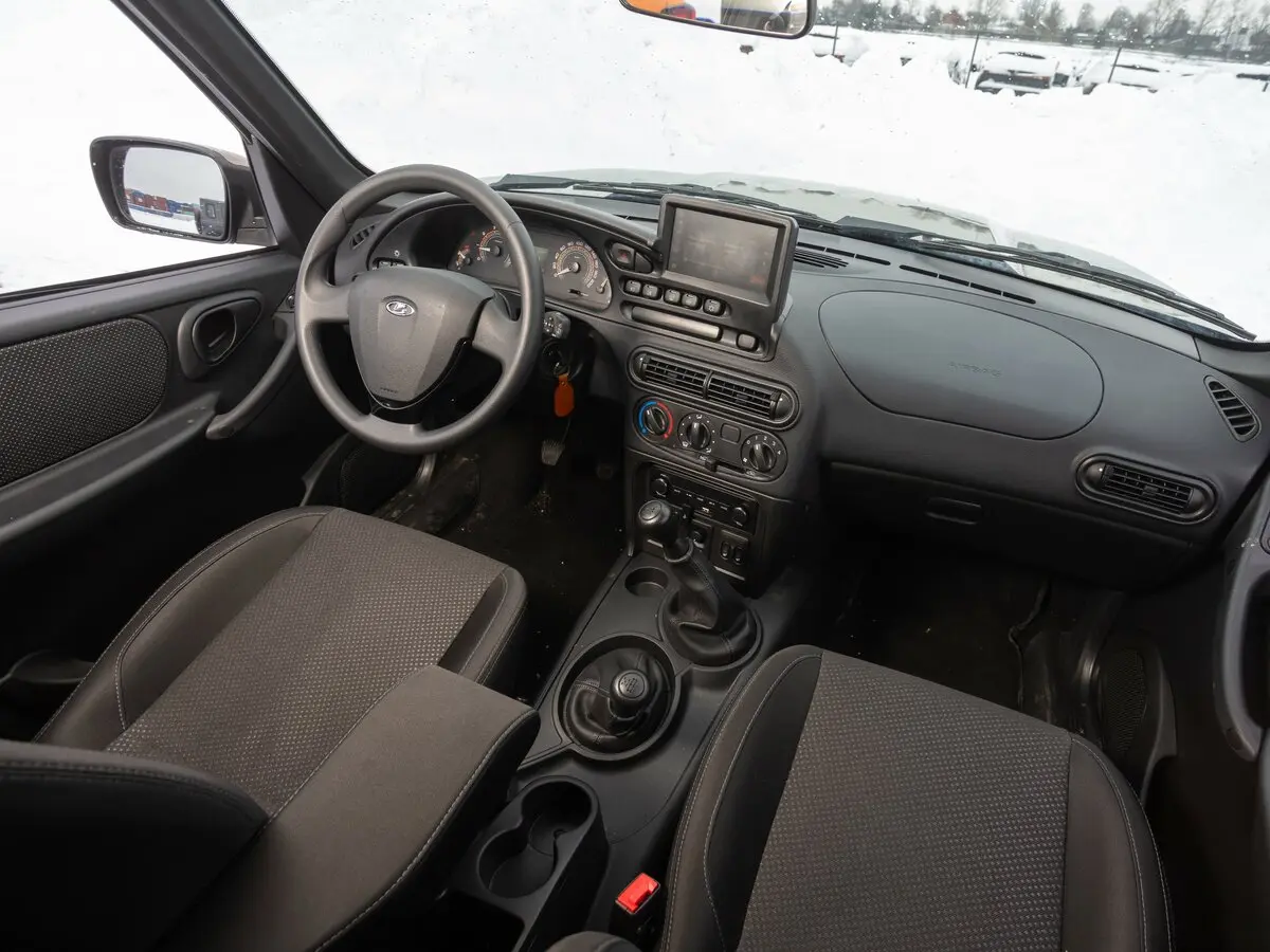 Lada (ВАЗ) Niva Travel I Рестайлинг Внедорожник 5 дв. — 照片 20