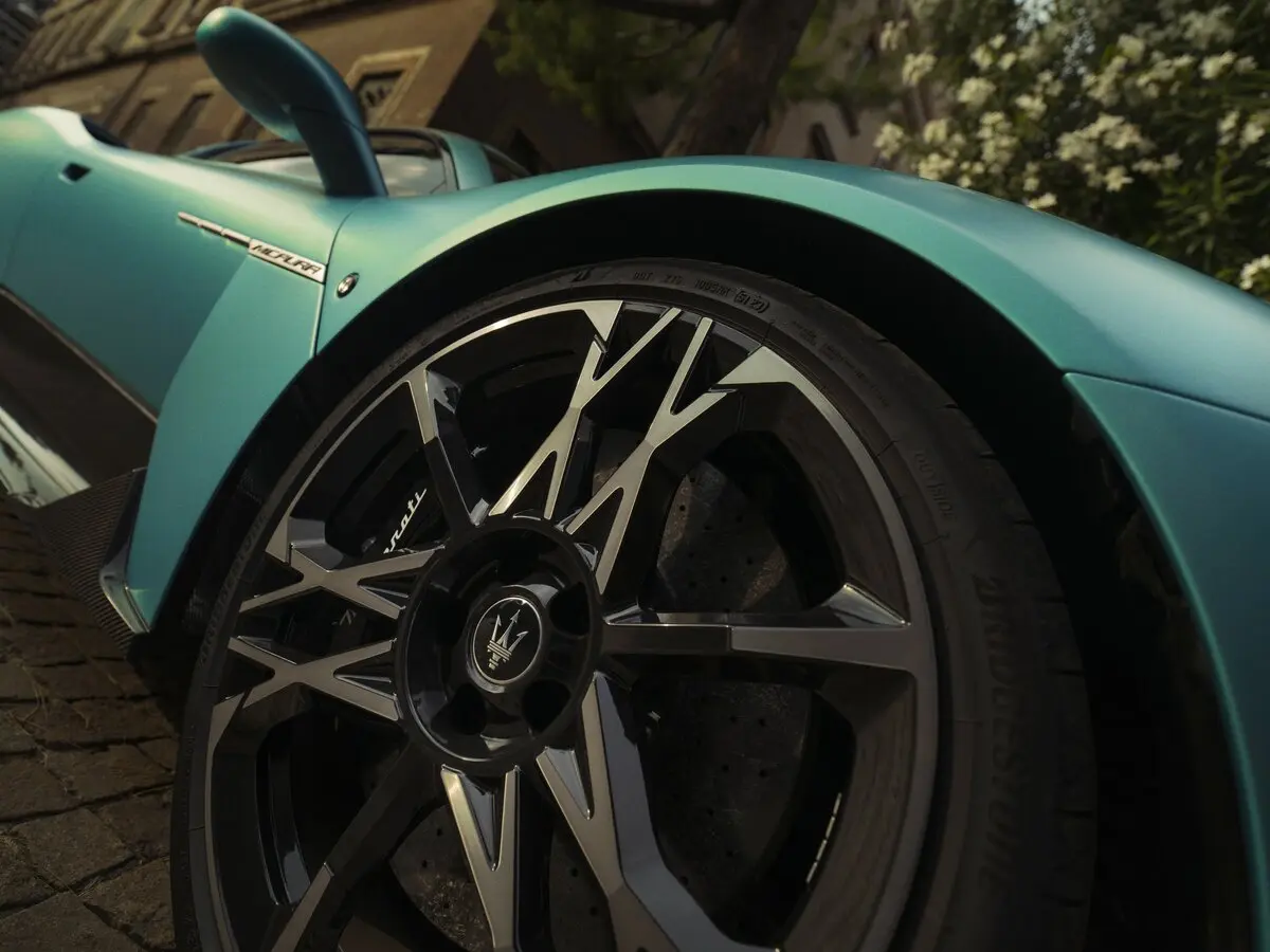Maserati MCPura 2025 – н.в. Купе — сүрөт 9