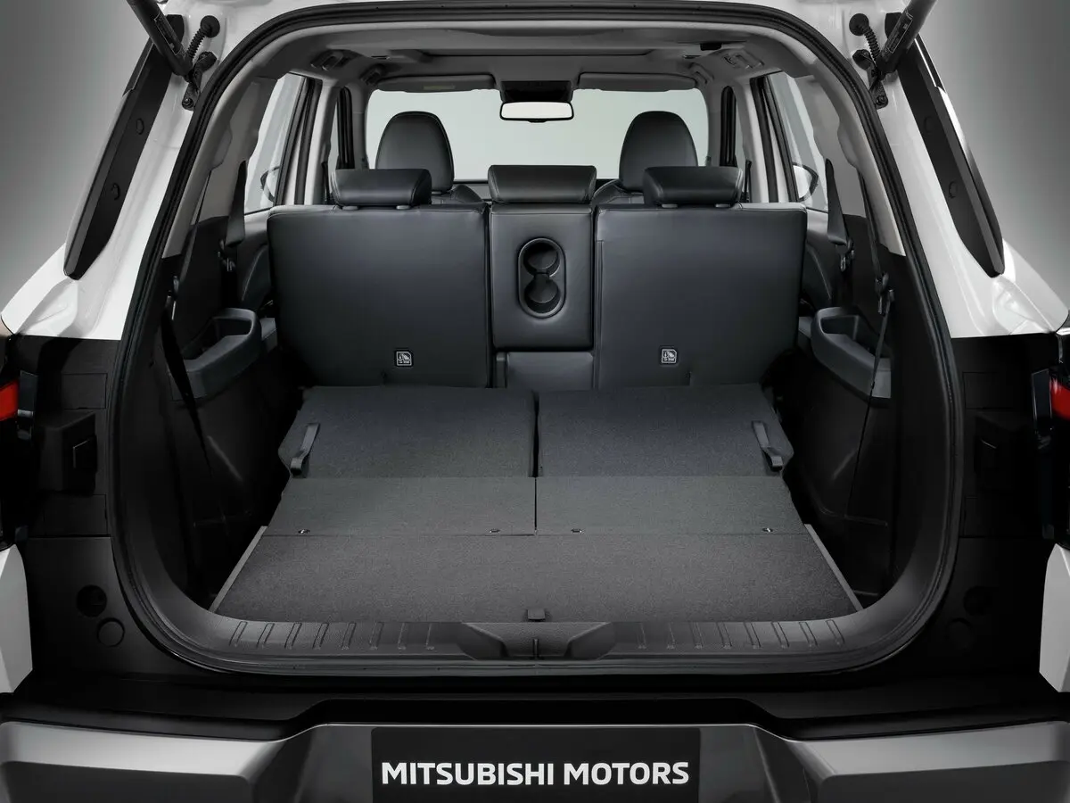Mitsubishi Destinator 2025 – н.в. Внедорожник 5 дв. — сүрөт 12