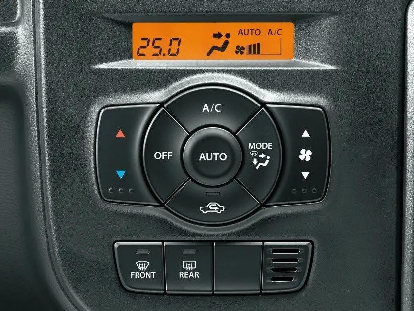 Suzuki Alto IX (HA37) Рестайлинг Хэтчбек 5 дв. — 照片 10