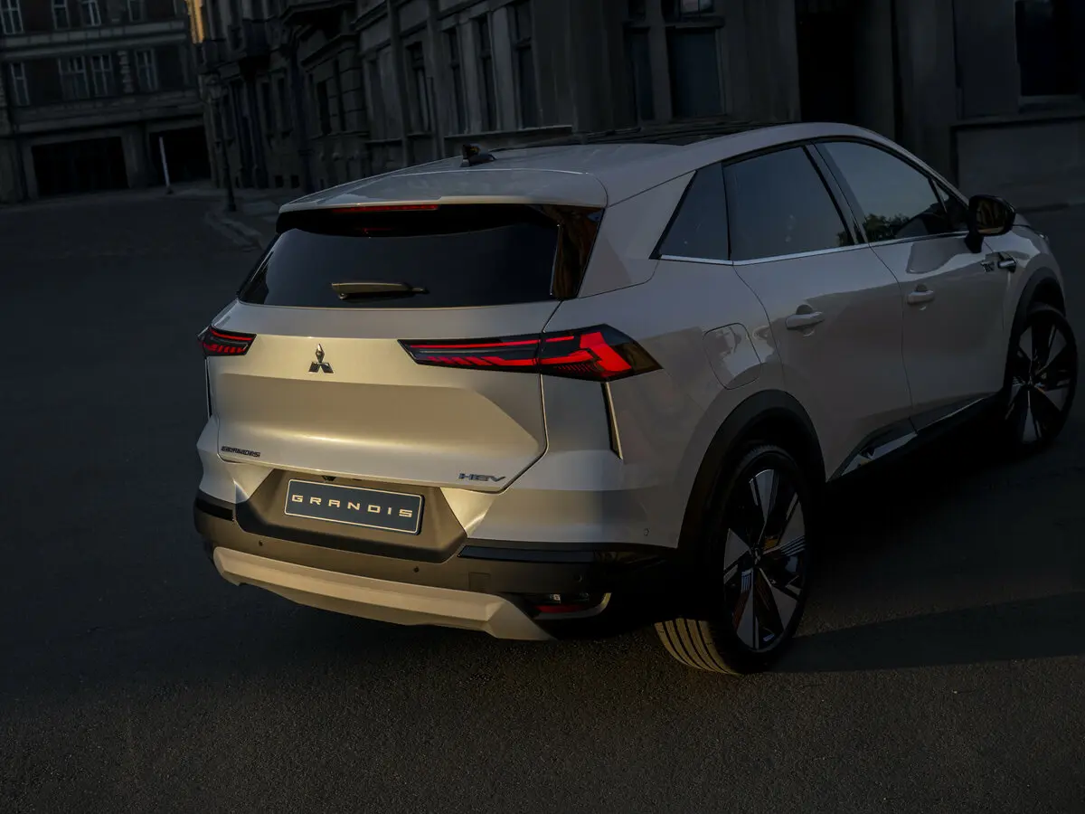 Mitsubishi Grandis II Внедорожник 5 дв. — сүрөт 5